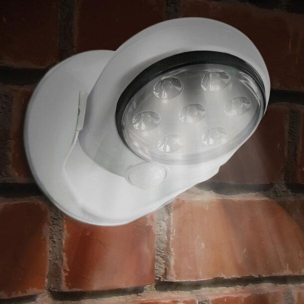LED Sensorlampe m/bevægelsessensor og 360 graders vinkel