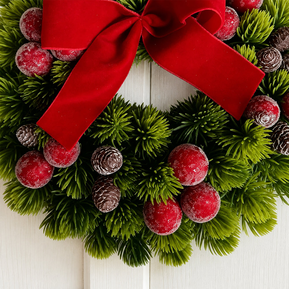 Eksklusiv Julekrans 33 cm – Røde Bær, Kogler og Sløjfe