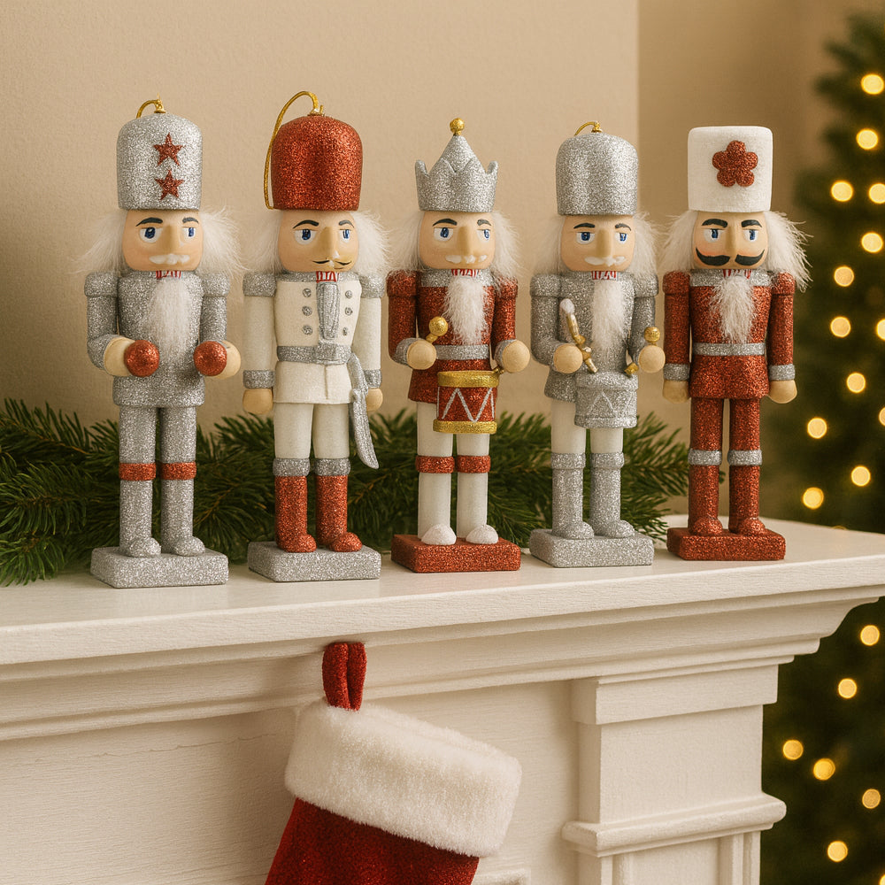 Nøddeknækker figurer i Træ  - 12,5 cm, sæt med 5 figurer -