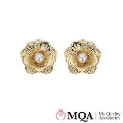 Ørestikker med blomst og lille perle