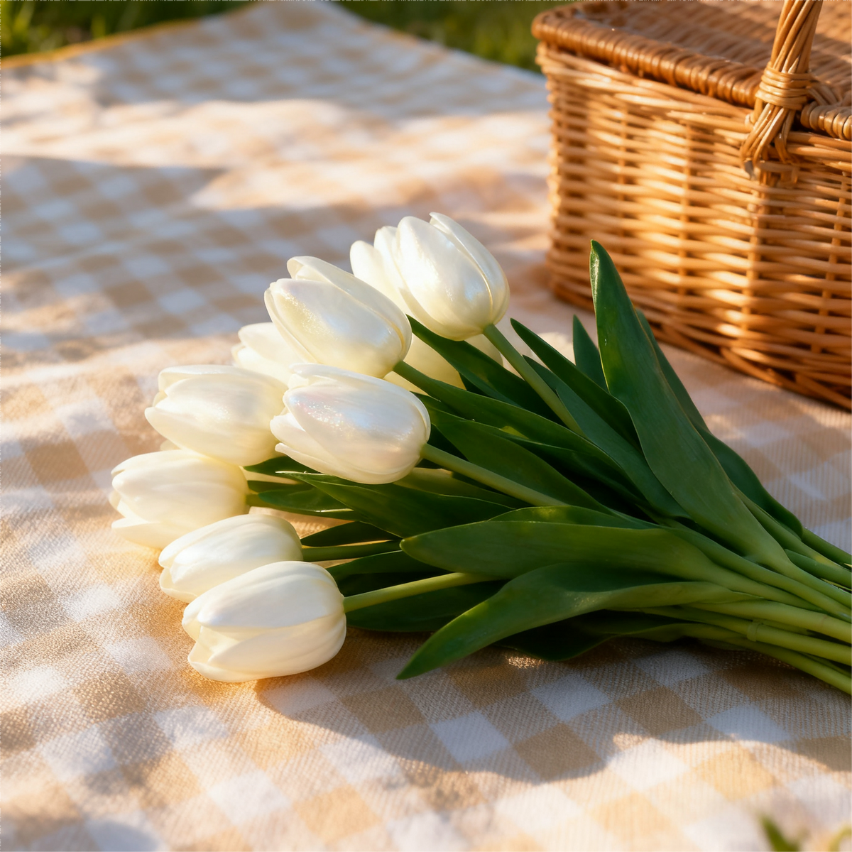 LED Tulipanbuket – 10 Hvide Tulipaner med Varmt Stemningslys