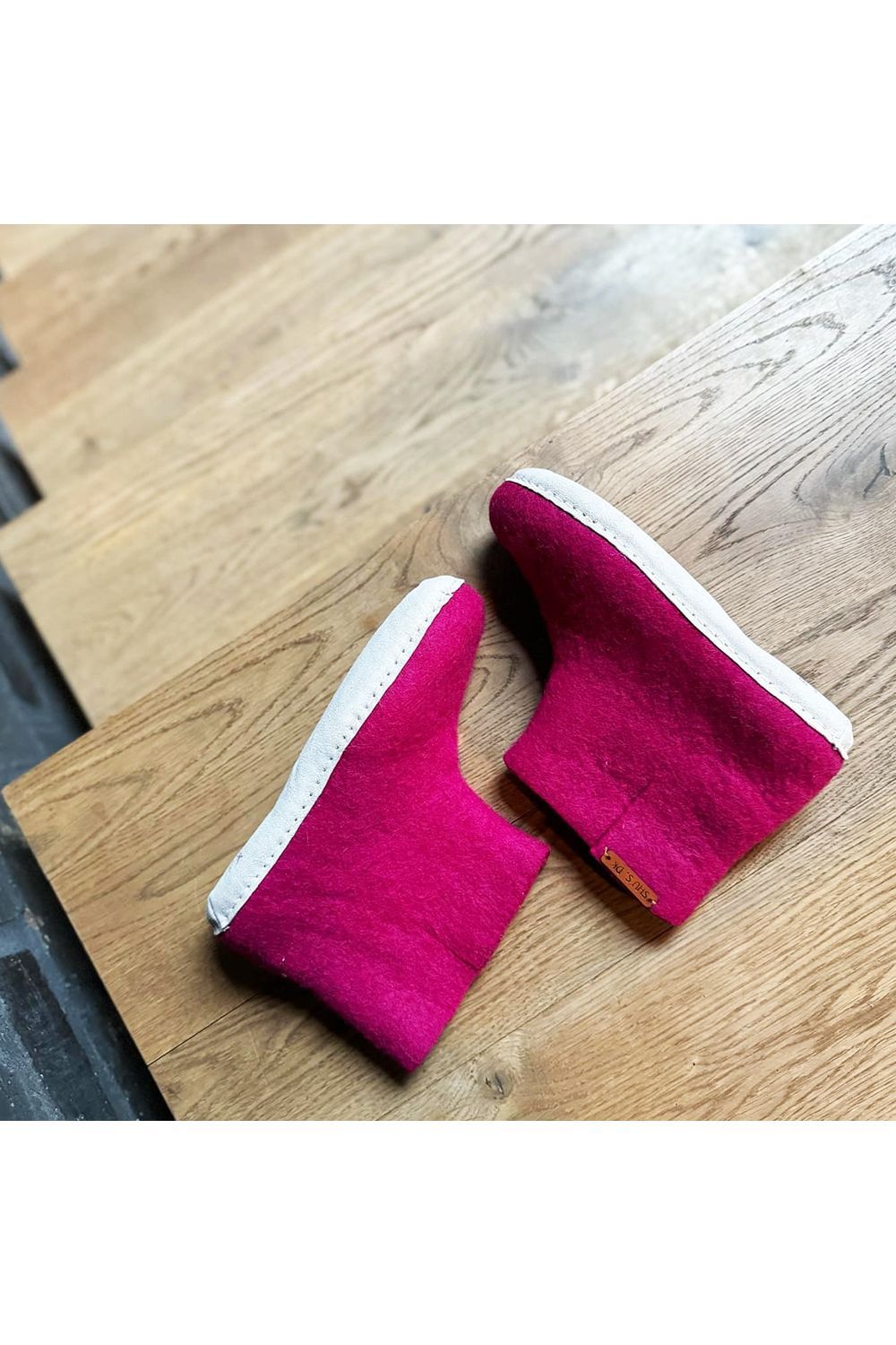 Hjemmesko med høj skaft af 100% ren uld - Model pink m/sål i skind