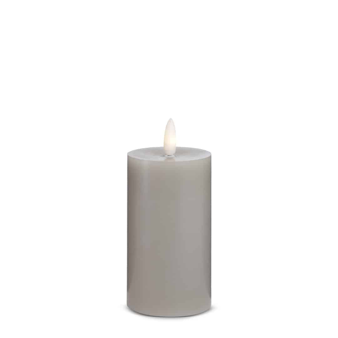LED Stearinlys - 1 stk. - ø5 x 12,5 cm - m/3D flamme - (flere farver)