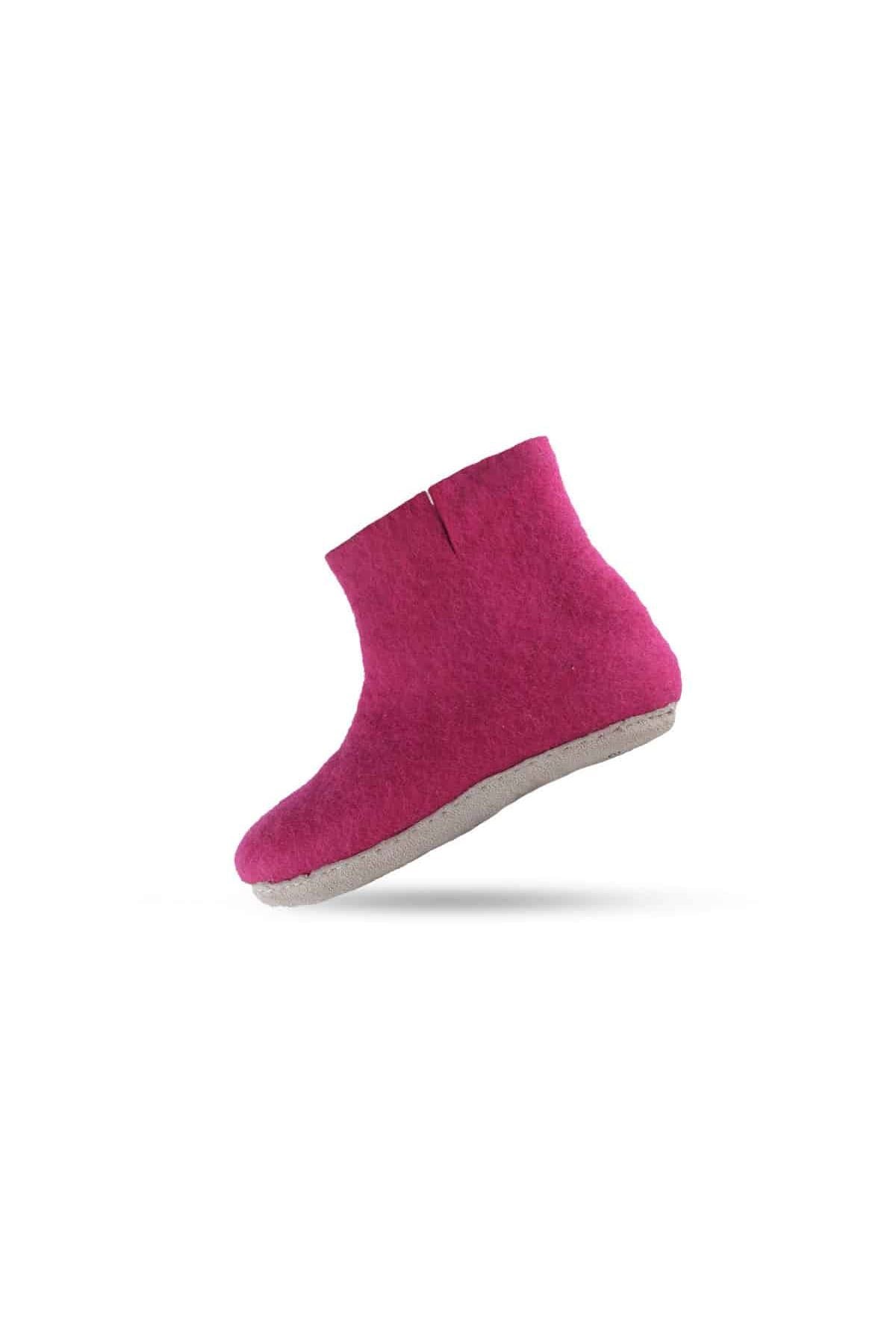 Pink Uldstøvler fra SHUS.dk – håndlavet af 100% New Zealandsk uld, høj skaft, naturgummisål, og ideelle til alle årstider.