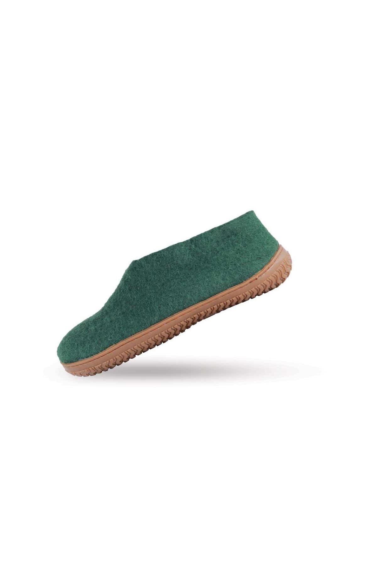 Håndlavede grønne uld hjemmesko fra Shus.dk, lavet af 100% New Zealandsk uld, sikrer varme og komfort. Med natur gummisål. Dansk design.
