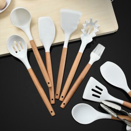 Silicone kitchenware set with wooden handle 1