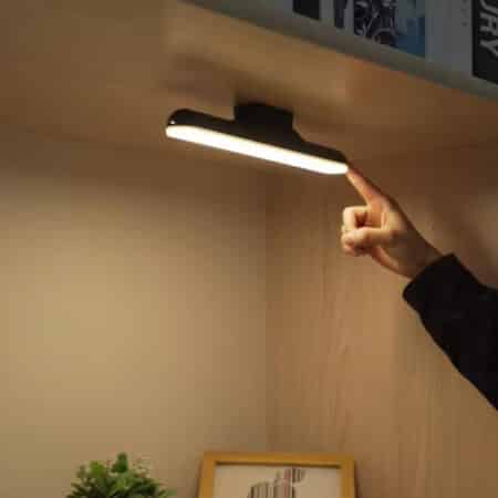 Genopladelig LED-skabslampe med justerbar lysstyrke
